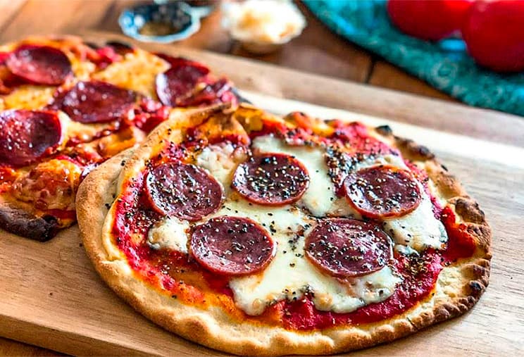 Coco's Pepperoni Mediana