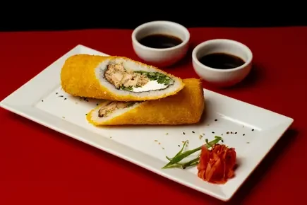 HAND ROLL DE POLLO PIMIENTO ROJO