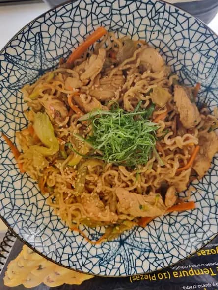 78. Yakisoba Gaby's Pollo