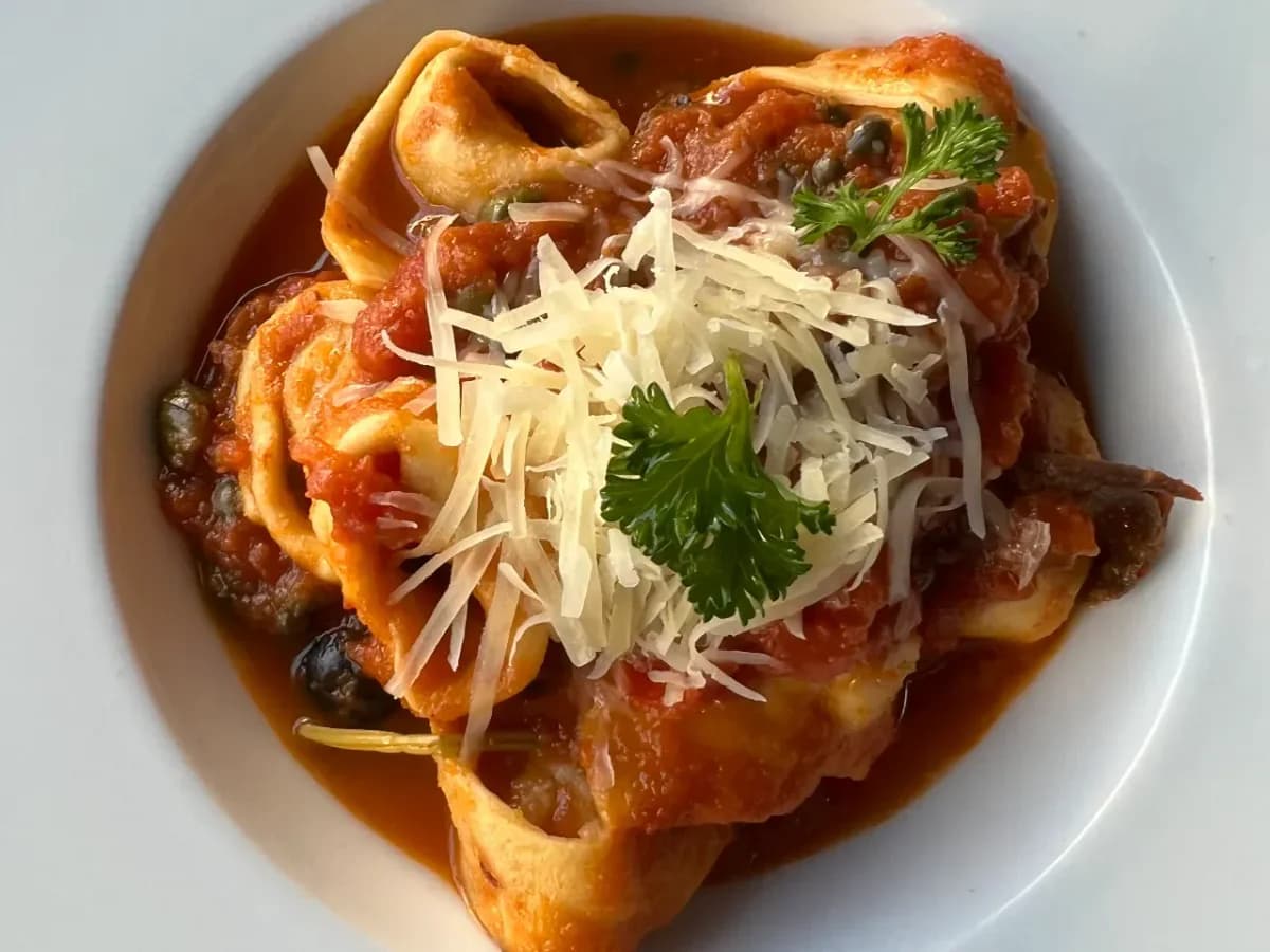 Tortellini Mechada A La Puttanesca