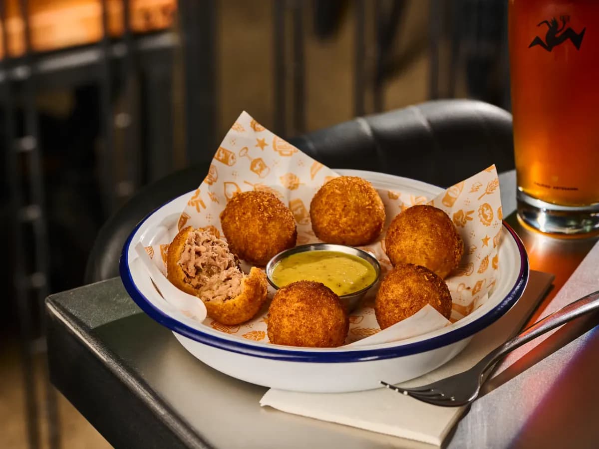 Croquetas de pernil ahumado