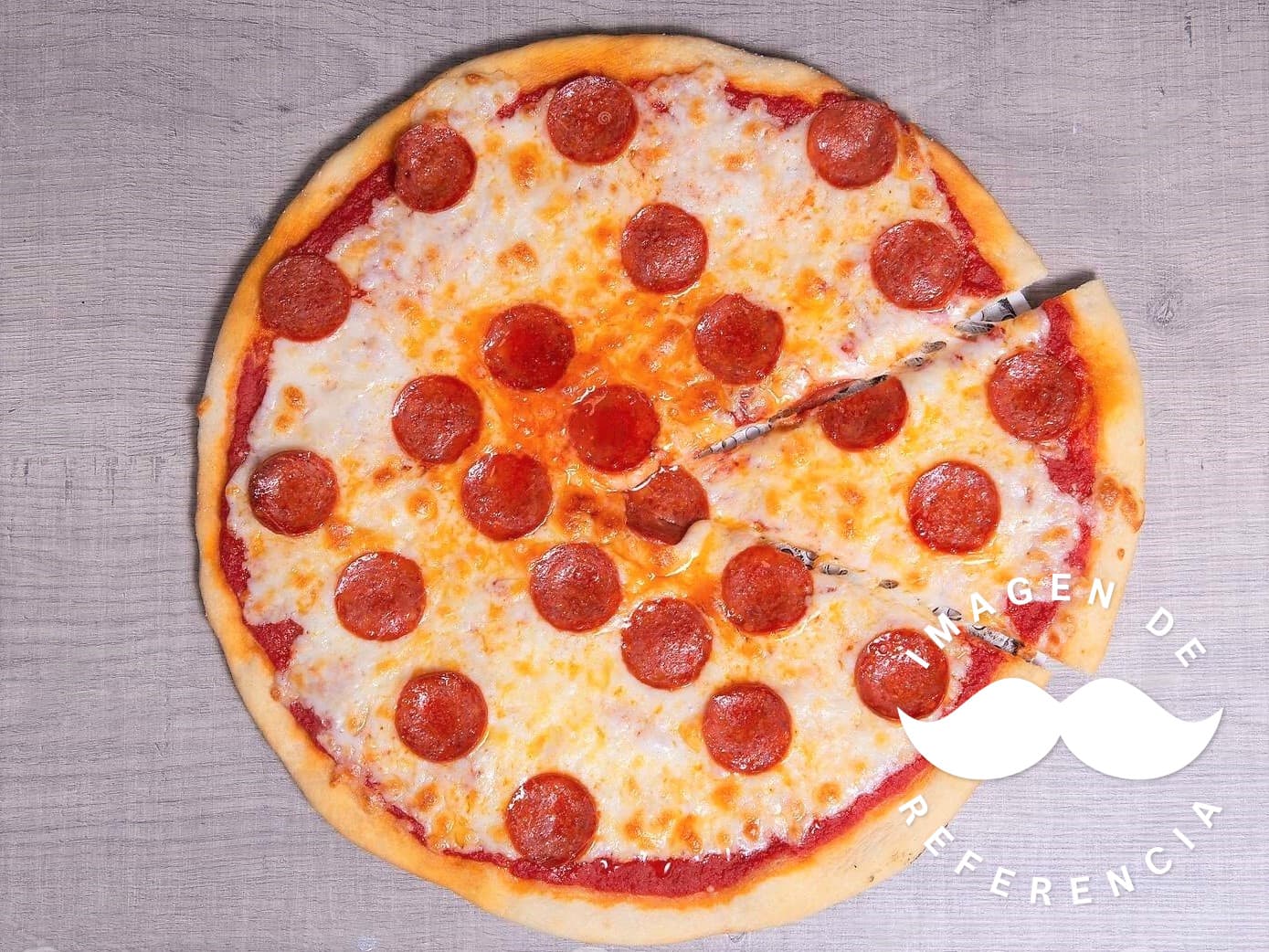 Coco's Pepperoni Mediana