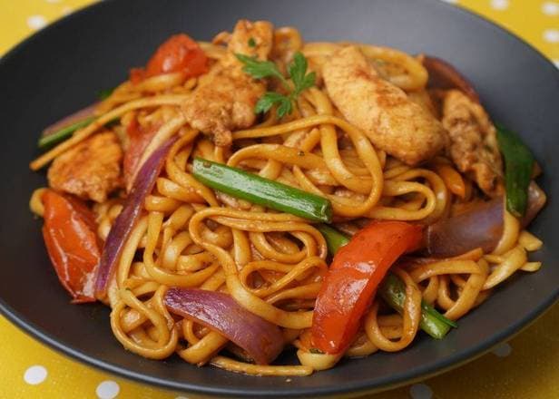 Tallarin saltado con pollo