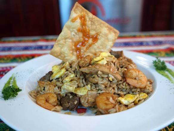 Arroz chaufa mar y tierra