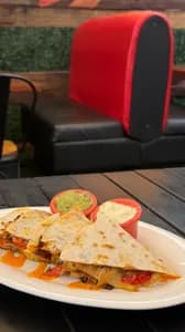 ¡Ay Quesadillas! Chili De Carne