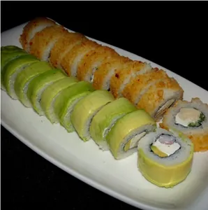 #20b envuelto en palta sake cheese roll